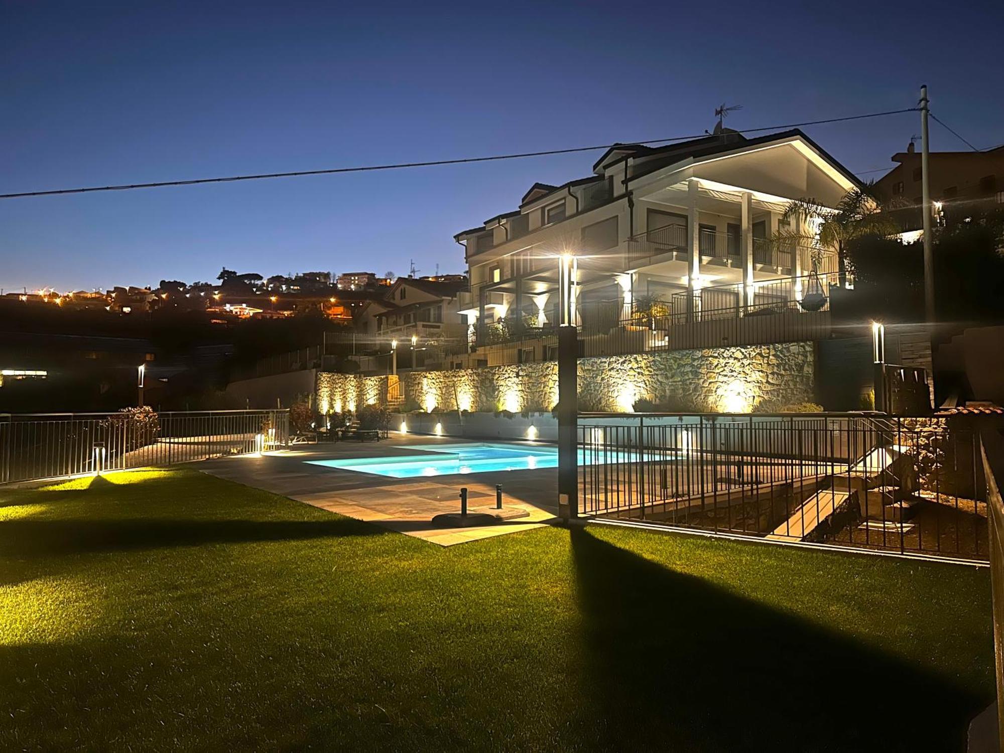 Villa La Matta Apartments And Luxury Suites Sanremo Bagian luar foto